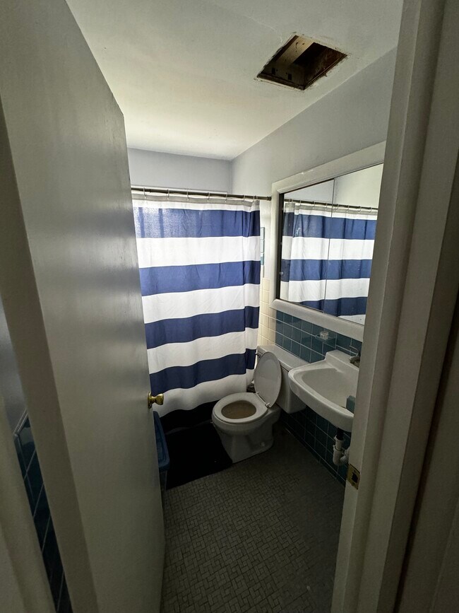 2134 Washtenaw Ave Apartments Unit 1 Ann Arbor, MI