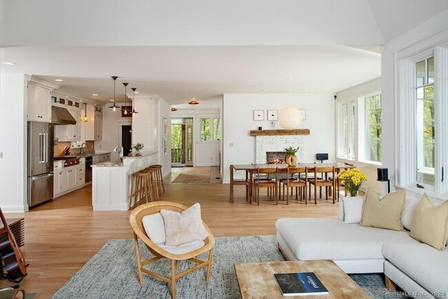 Photo - 121 Quaker Hill Rd