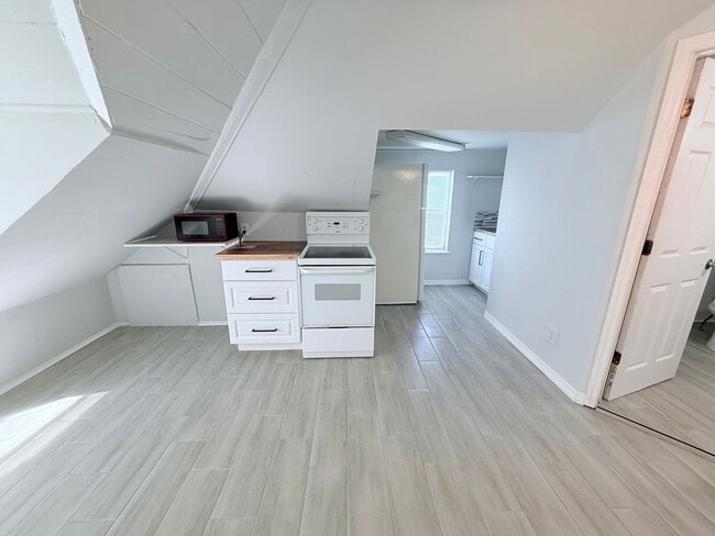 Photo - 1010 13th Ave W Unit B