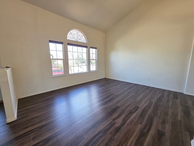 Photo - Gorgeous 4 Bed 3 bath Home In Wagon Trails!!