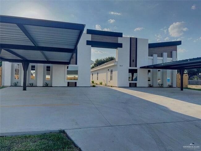 Photo - 705 N Emerald Ave Unit 2