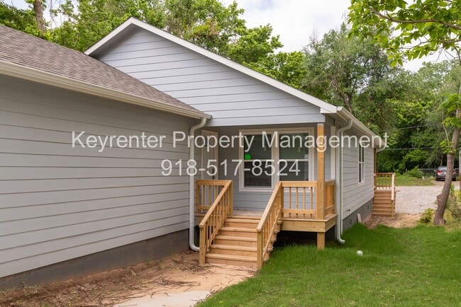 Photo - 4 Bedroom 2 Bath + Updated