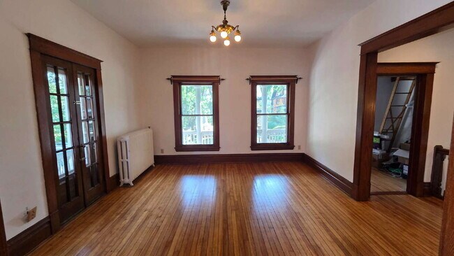 Photo - 3 bed - 1 bath One block from Grand Ave in St. Paul Unit B