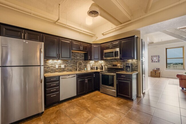 Photo - 219 Central Ave NW Unidad 503