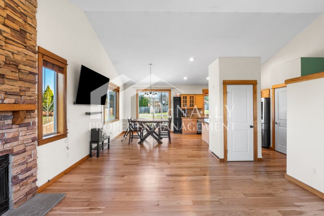 Photo - Beautiful Craftsman Home in the Desirable Southlake Ridge Community