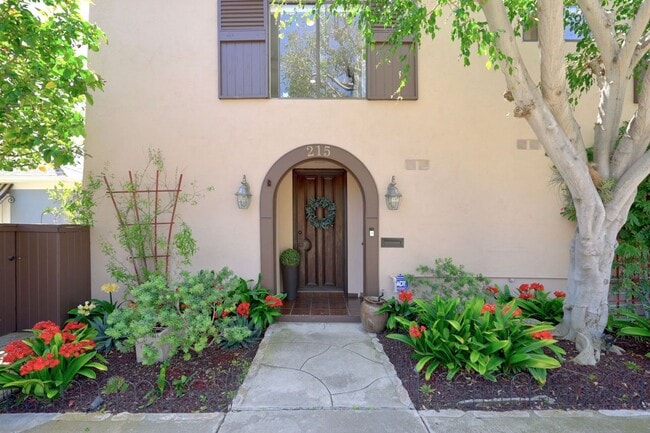 Photo - Monterey Unidad Monterey Main House