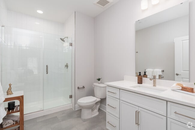 2BR, 2BA - 1,190SF - Bathroom