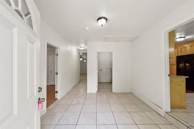 Photo - 214 Schilling Ave