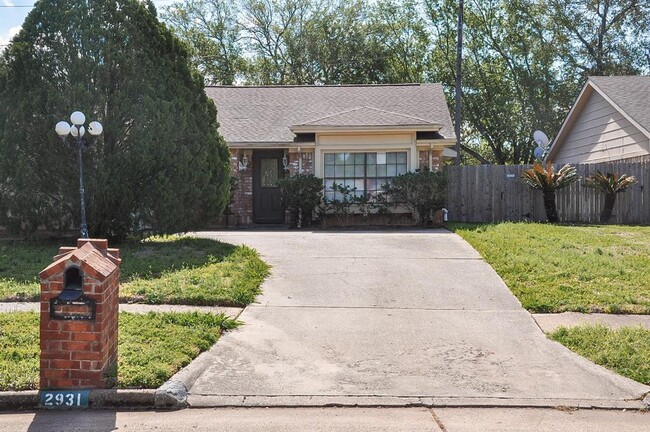 Photo - 2931 Colony Dr House