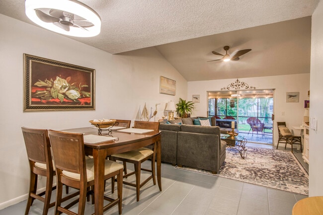 178 Pinewood Ct