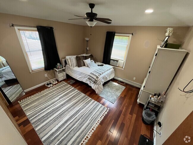 Building Photo - 4 Haide Pl Unit Apartment