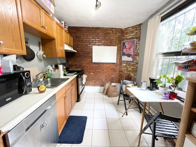 Photo - 74 Hammond St Unit 2F