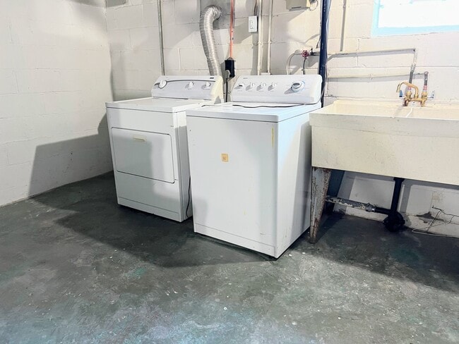 Photo - Comfortable 2 Bedroom in Convenient Location