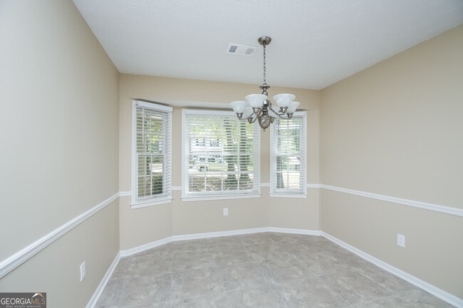 Photo - 606 Hamlet Ct SE
