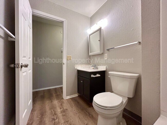 Photo - 2134 McKee Ave SW Unit 2