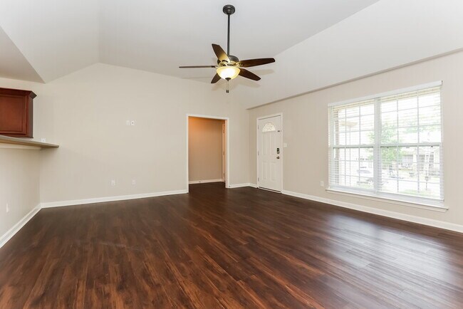 2015 Slayton Dr
