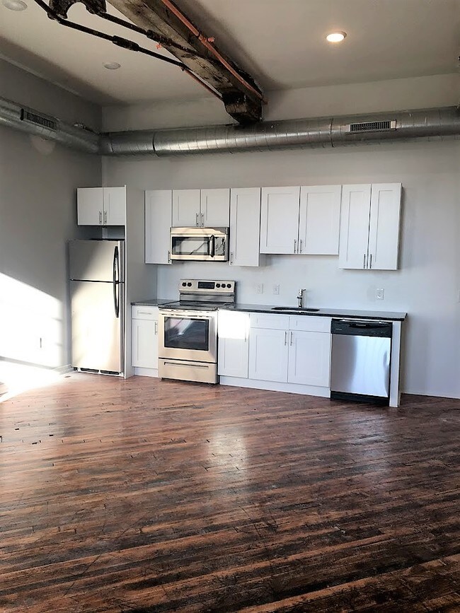 Two Bed, Two Bath 1000 sqft