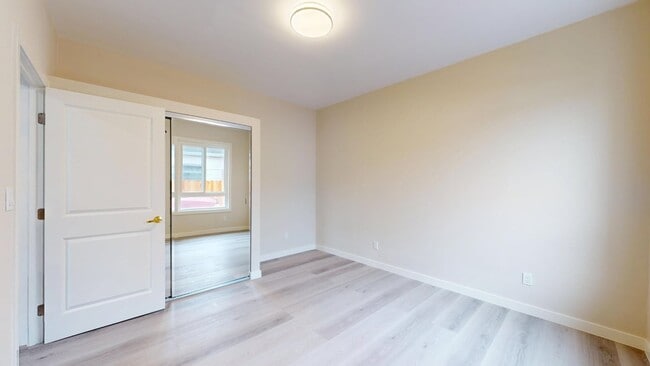 Photo - 976 Masson Ave