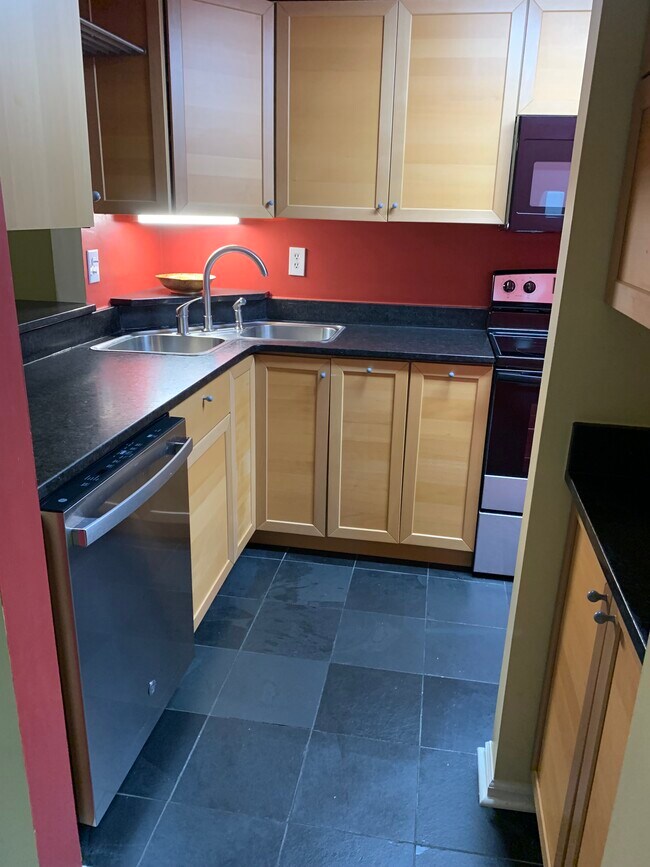 Photo - 815 Stratford Way Unit F