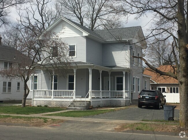 Building Photo - 23 Broad St Unit 2 Rental