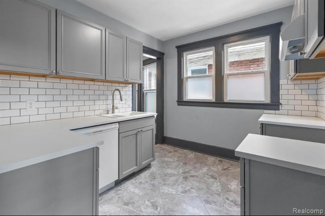1505 W Euclid St