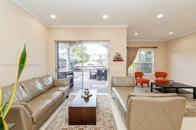 Photo - 999 Harbor Vw N