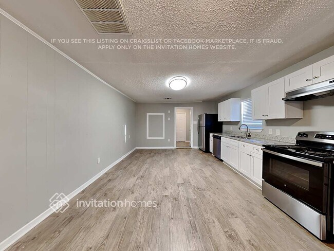 Photo - 905 E Crockett St