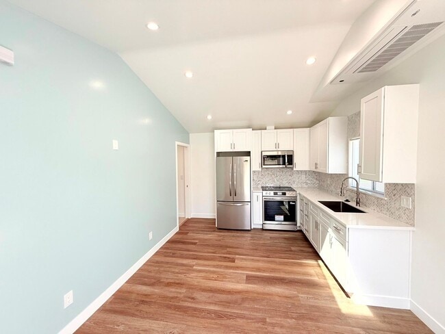 Building Photo - 10837-10839 Fellows Avenue Unit 10837 - ADU