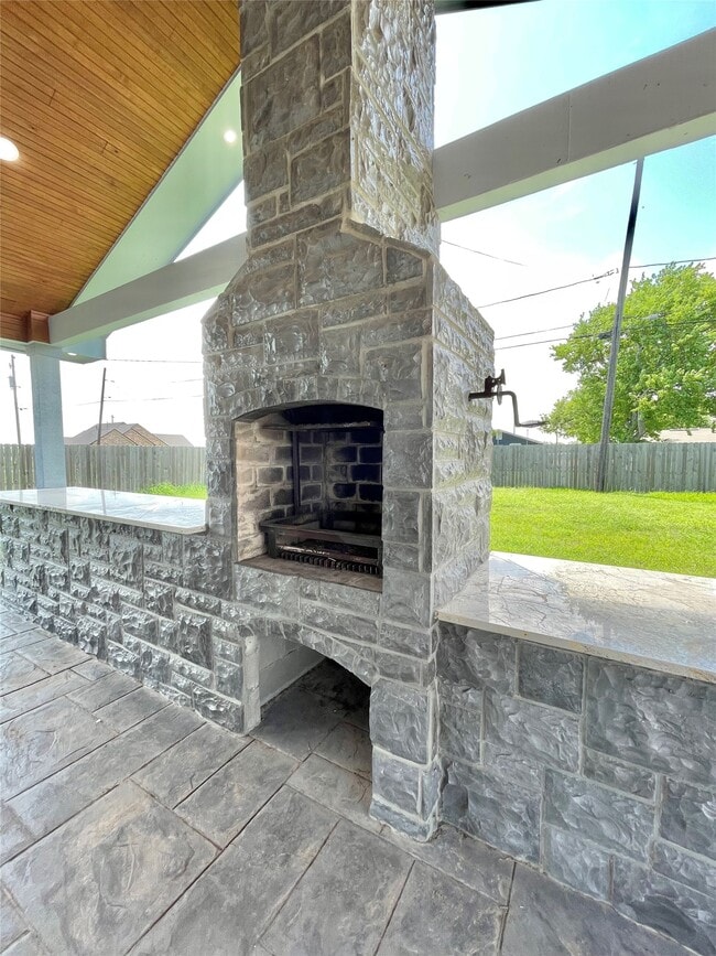 Photo - 517 S Avenue G