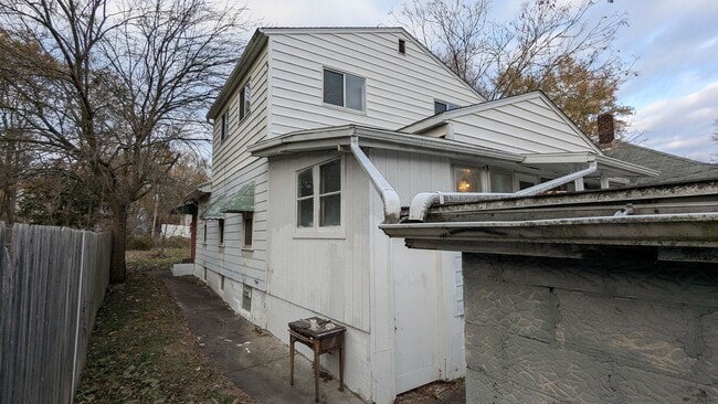 Photo - Charming 5-bedroom home located in the heart of Akron