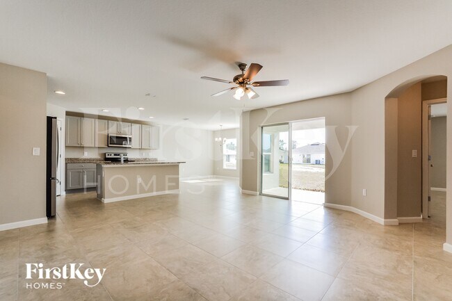 Photo - 614 Lindbergh Wy