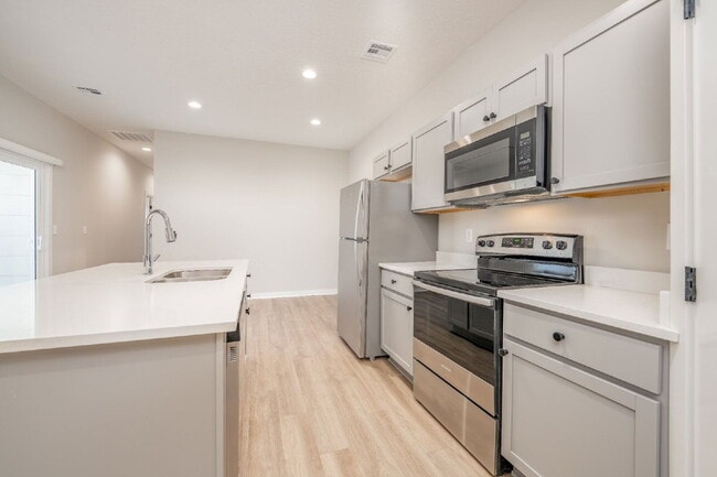 Photo - 1902 Cody Ln