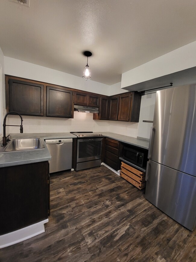 Photo - 150 Huntley Ave