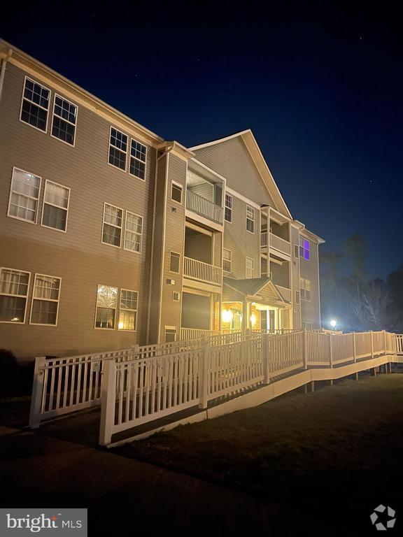 Building Photo - 45512 Westmeath Way Unit B14 Rental