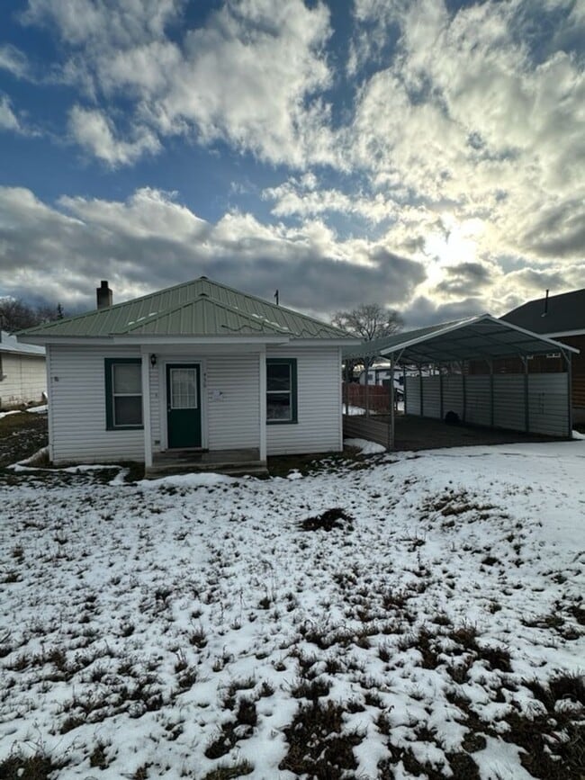 Building Photo - Charming 2 Bed, 1 Bath Home in Saint Anthony!