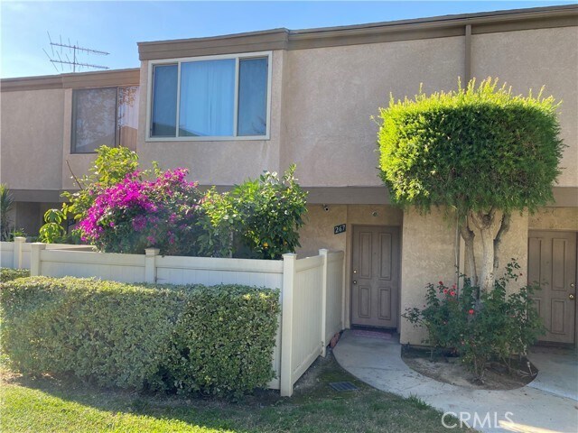 Photo - 267 S Sentous Ave