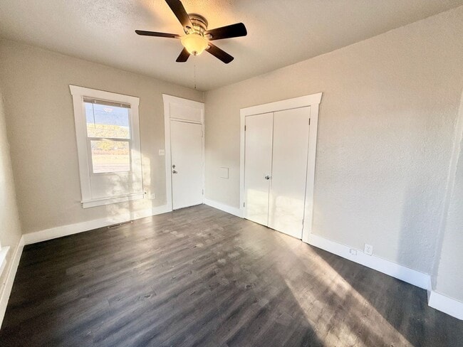 Photo - 1036 S Santa Fe Ave