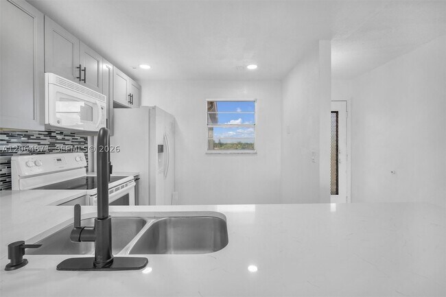 Photo - 2601 NE 3rd St Unit 4110
