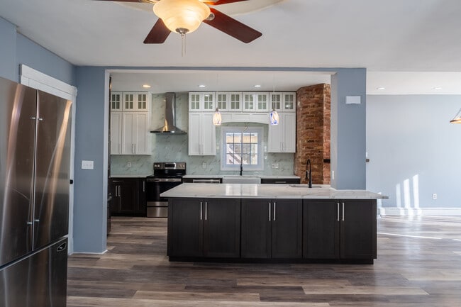 Photo - 1021 Olive St