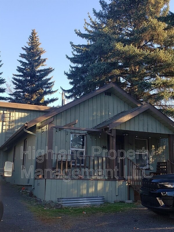 Building Photo - 1170 NE Harvey Rd Unit #B