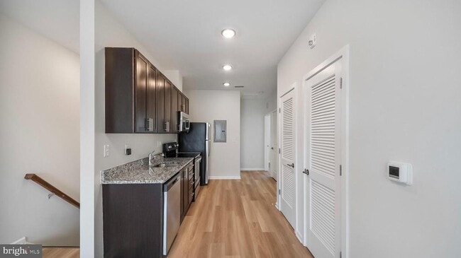 Building Photo - 5608 Bucknell Rd Unit 5908-APT B