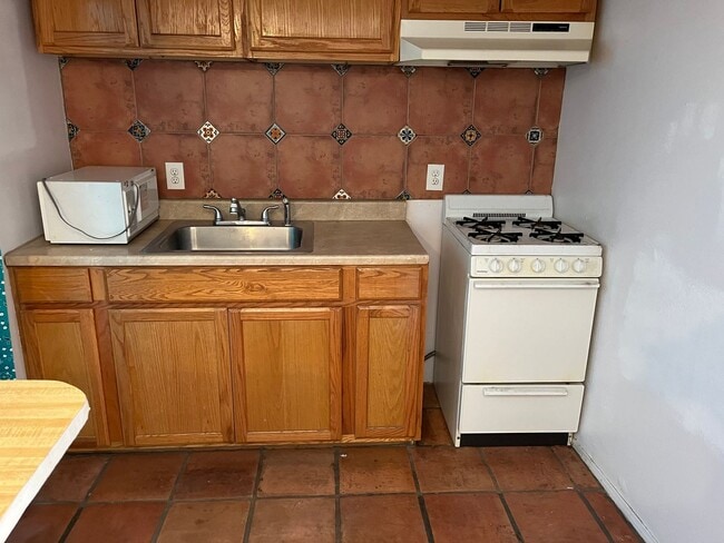 Photo - 1114 Pine St Unit 1114 Pine Street - 1/2