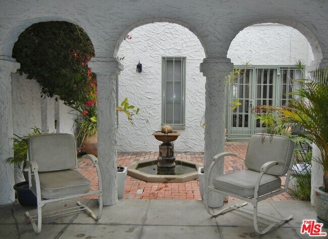 Photo - 914 Burnside Ave