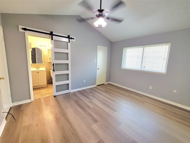 Photo - 3923 Issacks Way