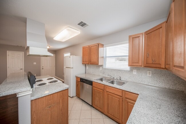 Photo - 1631 Dove Run