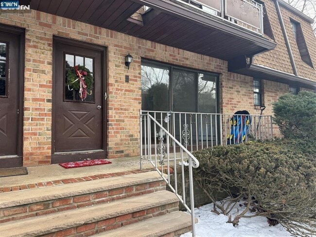 Building Photo - 252 Collignon Way Unit 1A