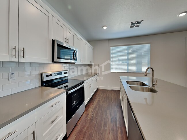 Photo - 17154 W Golden Ln