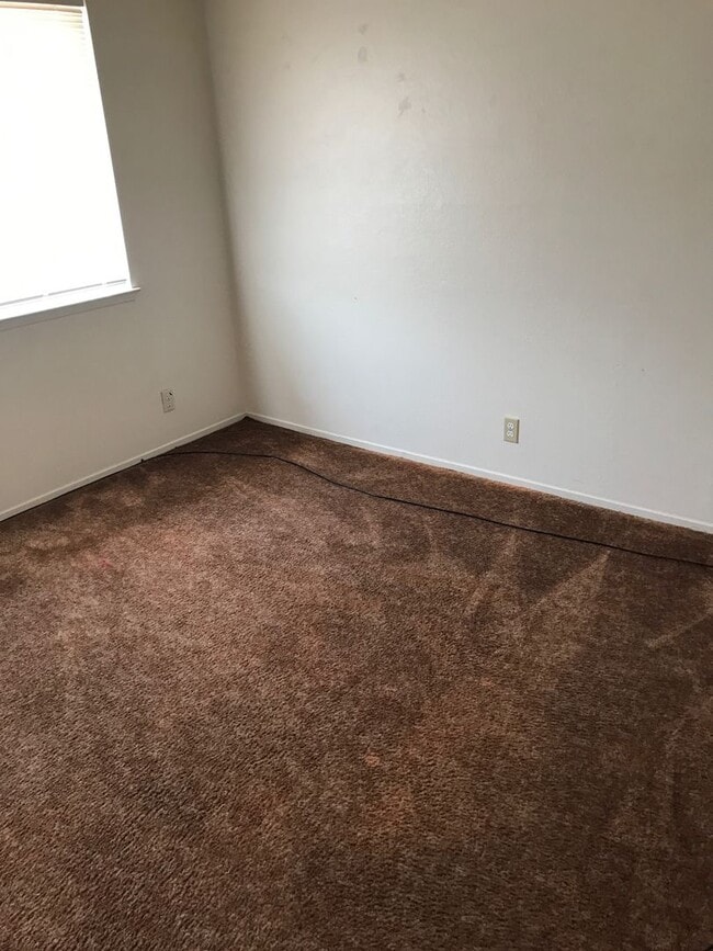 Photo - 3 BEDROOM 2 BATH UNIT