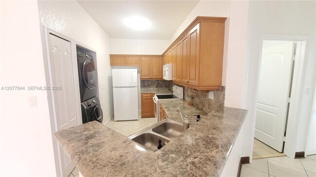 7070 NW 177th St Unit 205-10