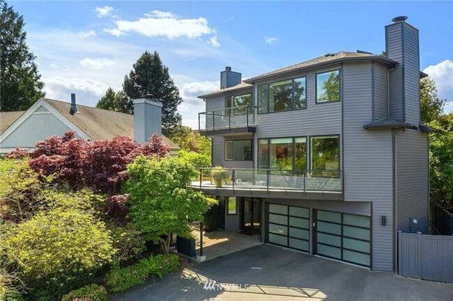 Building Photo - Luxury 4BD/3.5BA Magnolia Home with Panoramic City Views